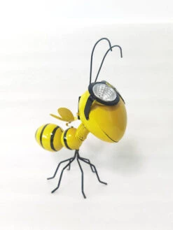 Metal Garden Art Decoration, Steel Bee Figurine With Solar Powered LED Lights For Yard, Patio, Lawn And Garden Decor And Ornament, Outdoor And Indoor Statue