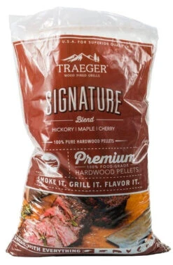 Traeger Signature Blend Wood Pellets - 20 LBS